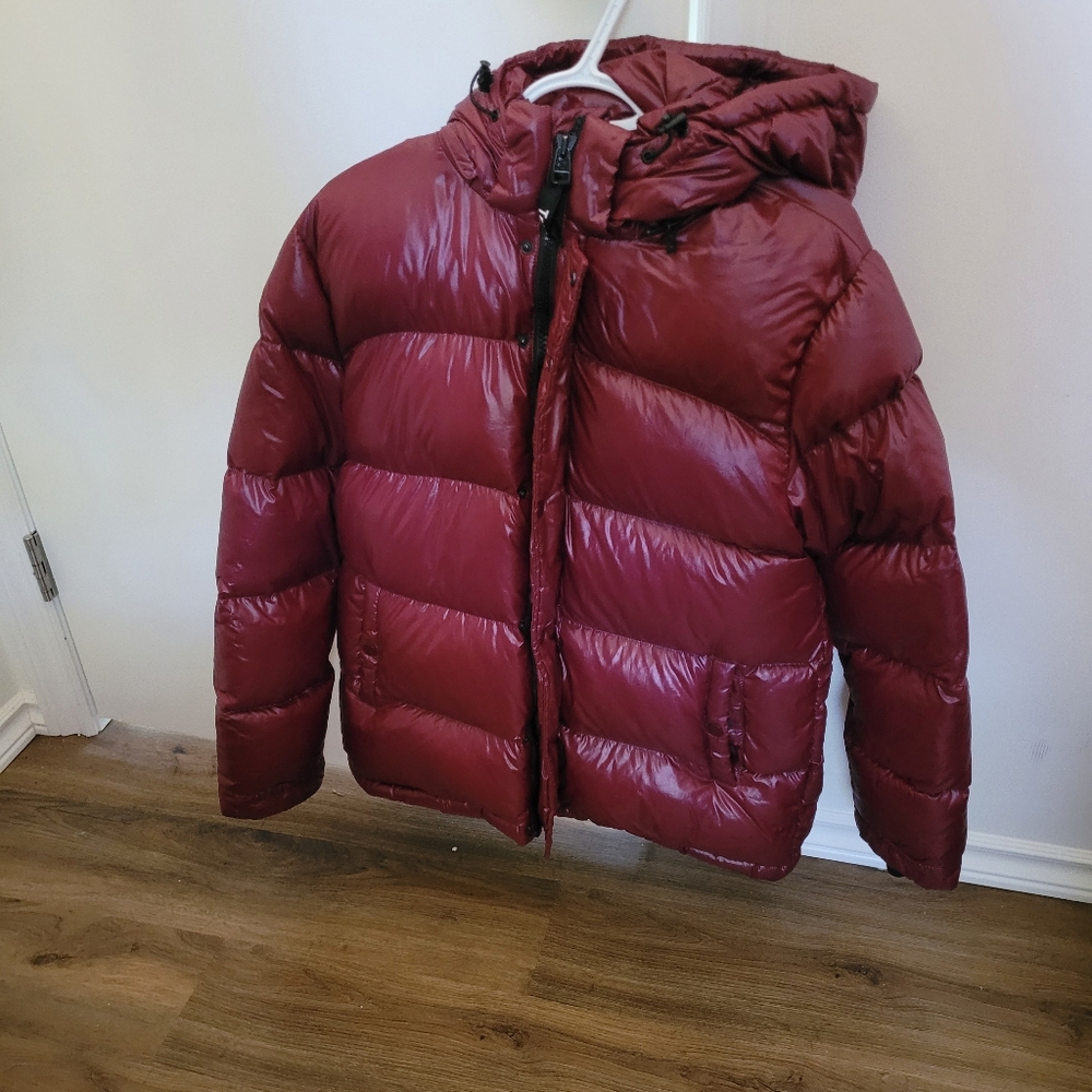 TNA SUPER PUFF WOMEN'S SMALL SHINY BURGUNDY
